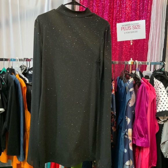 Black Long-Sleeve Sparkle Cutout Top - Women's - Picture 3 of 3